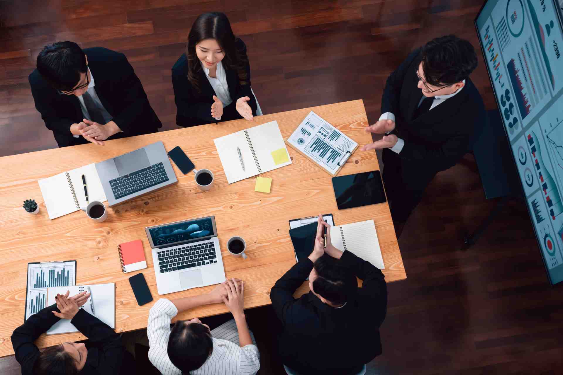 How to Contribute More Effectively in Workplace Meetings