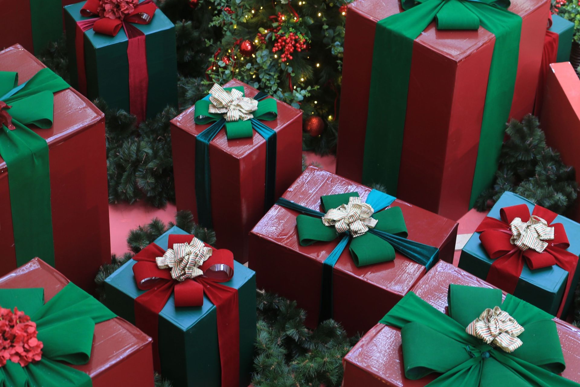 Should you give your staff a Christmas gift?